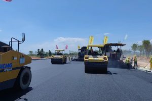 东莞市滨海湾新区沥青道路施工